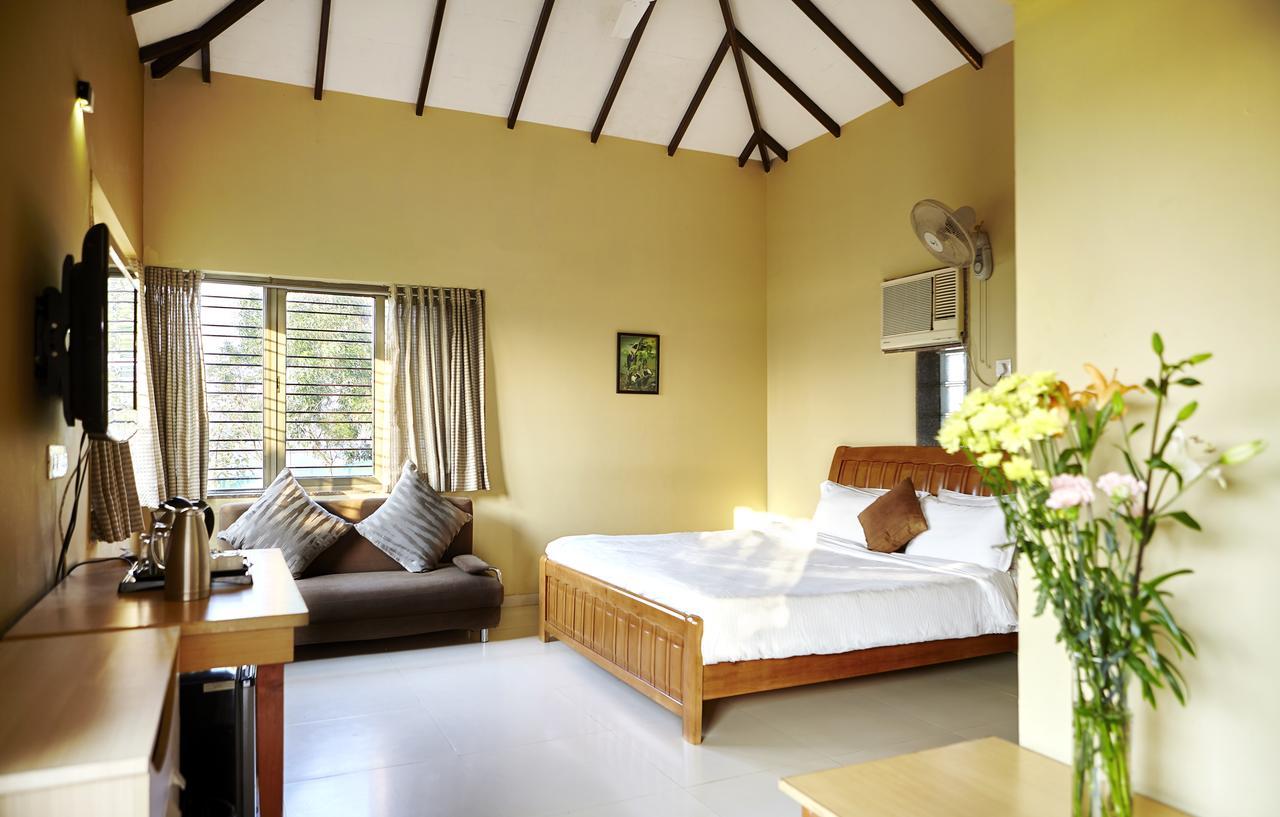 Savana Lake Resort Nashik Exterior photo